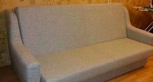 Перетяжка дивана. Макаров