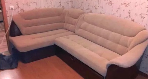 Перетяжка углового дивана. Макаров