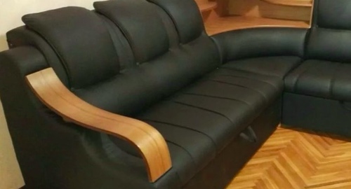 Перетяжка кожаного дивана. Макаров